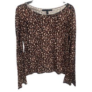 Womans White House Black Market Size XS Leopard Print Shirt Bell Sleeve Scoop